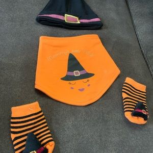 Mommy’s little witch Halloween baby set